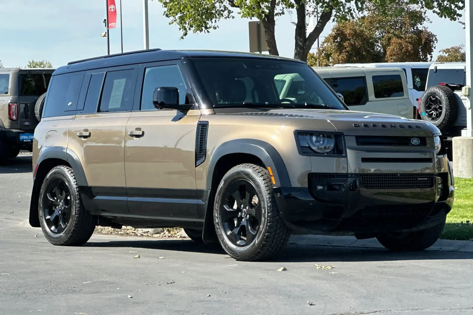 Used 2023 Gondwana Stone Land Rover X-Dynamic SE image 9