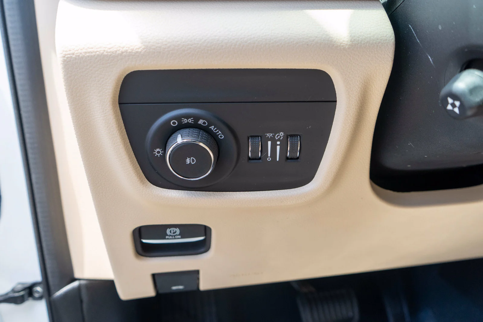 Used 2023 Bright White Clearcoat Jeep Limited image 16