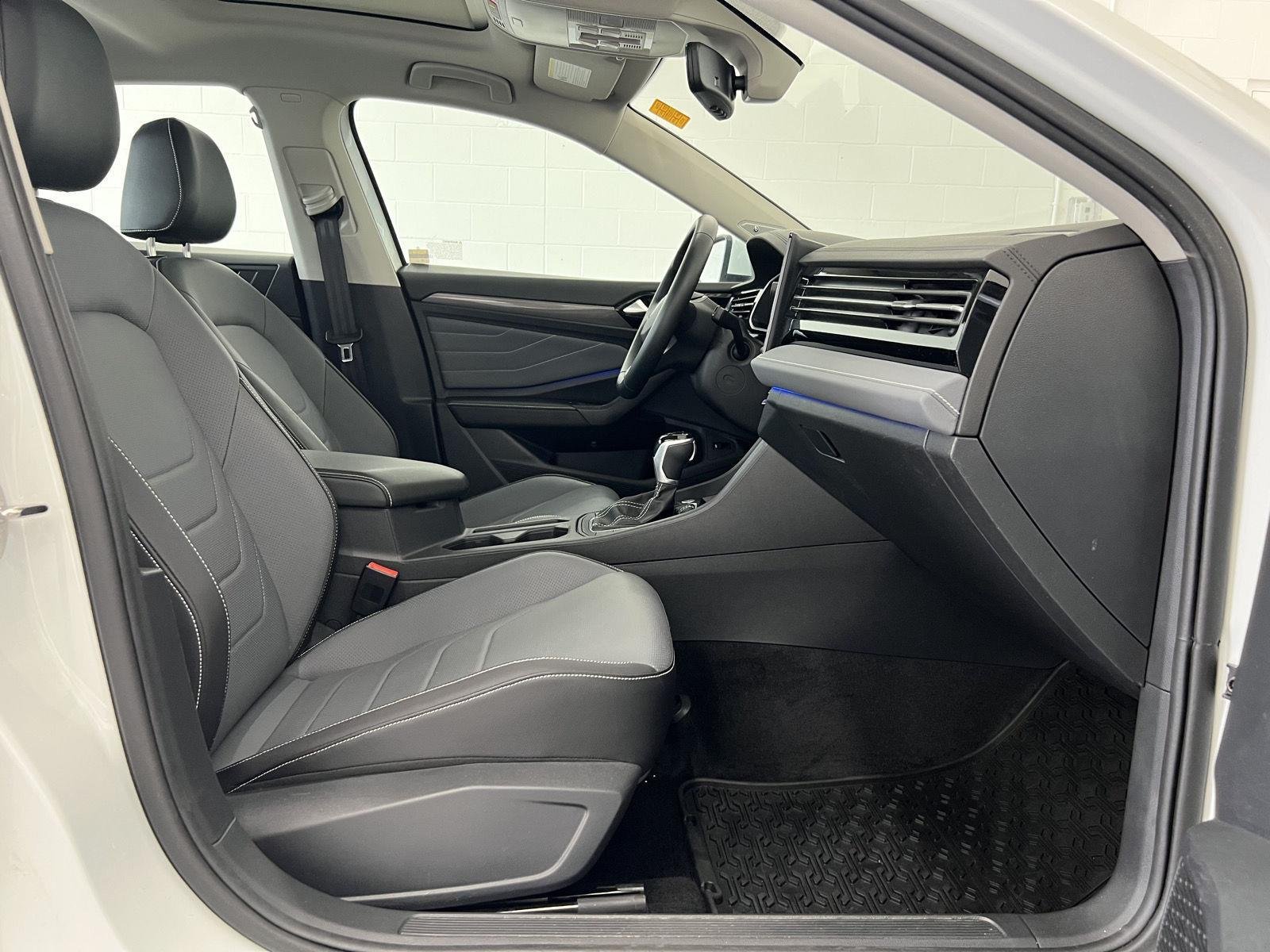 2025 Volkswagen Jetta SEL - Photo 30