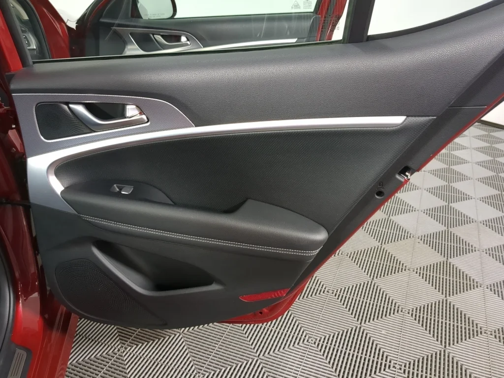 Used 2022 Red Genesis 2.0T image 22