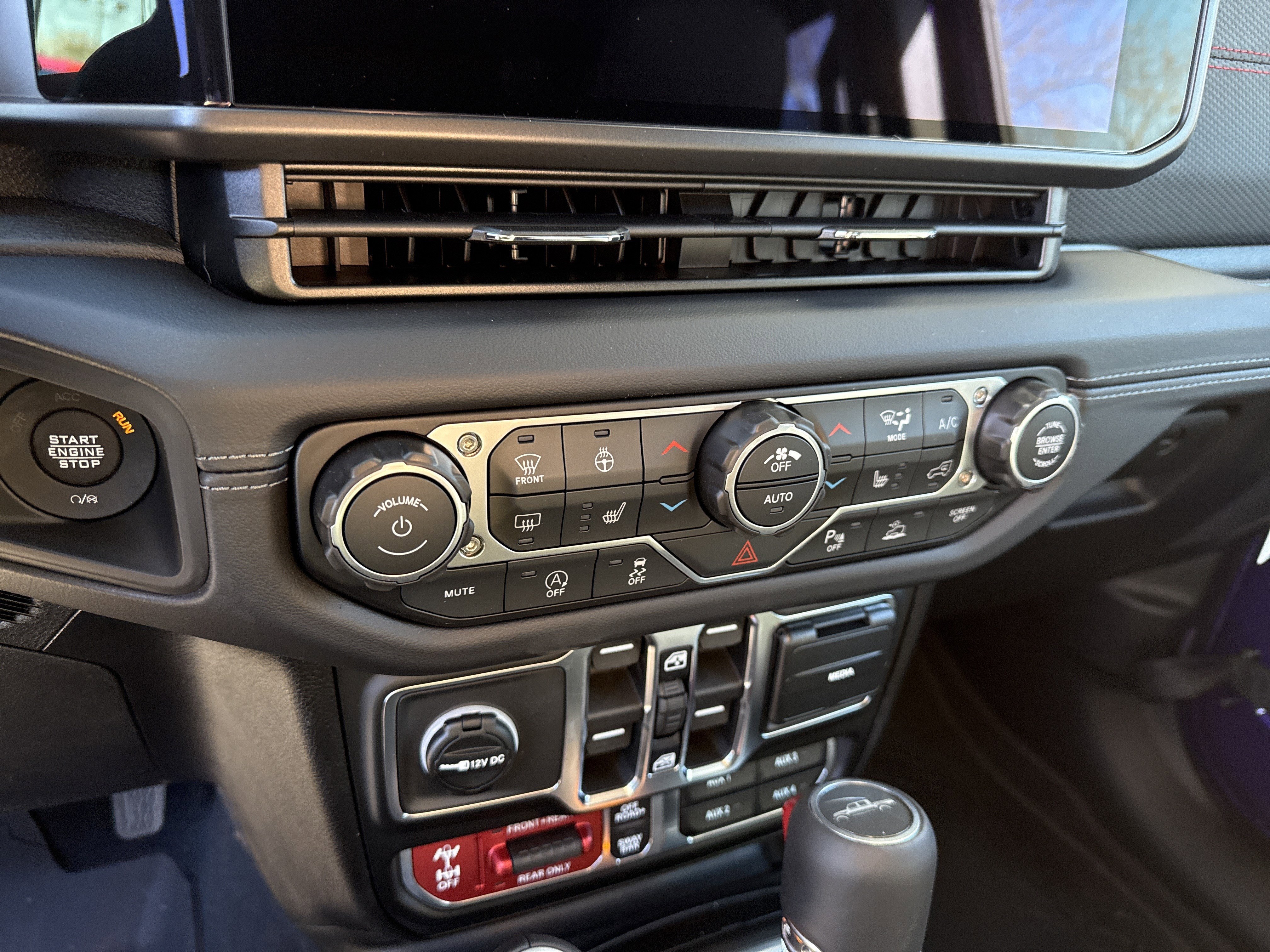 New 2026 Reign Jeep Rubicon X image 30