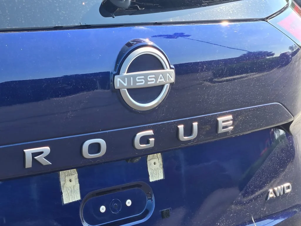 Used 2025 Blue Nissan SV image 6