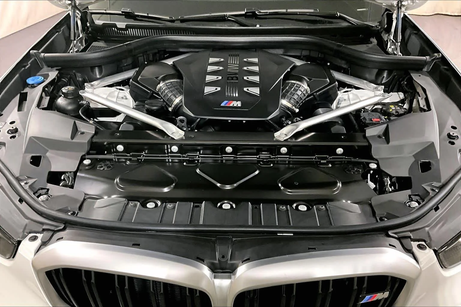 New 2026 Alpine White BMW M60i image 14