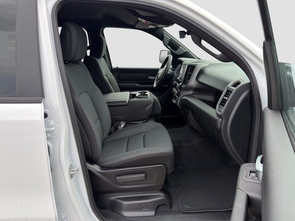 New 2026 Bright White Clearcoat RAM Tradesman image 25