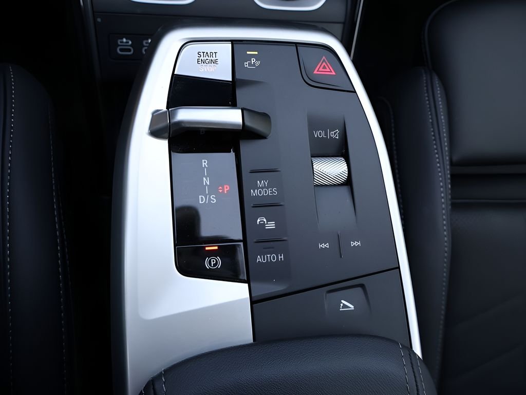 Used 2026 Alpine White BMW M35i image 27