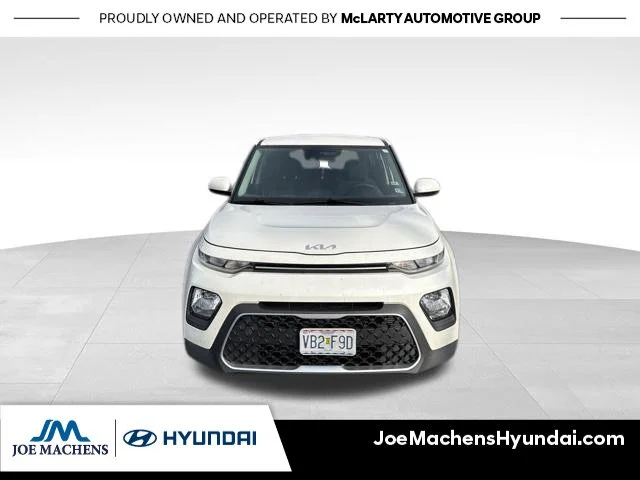 Used 2022 White Kia LX image 3