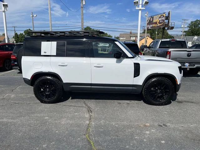 Used 2023 White Land Rover S image 17