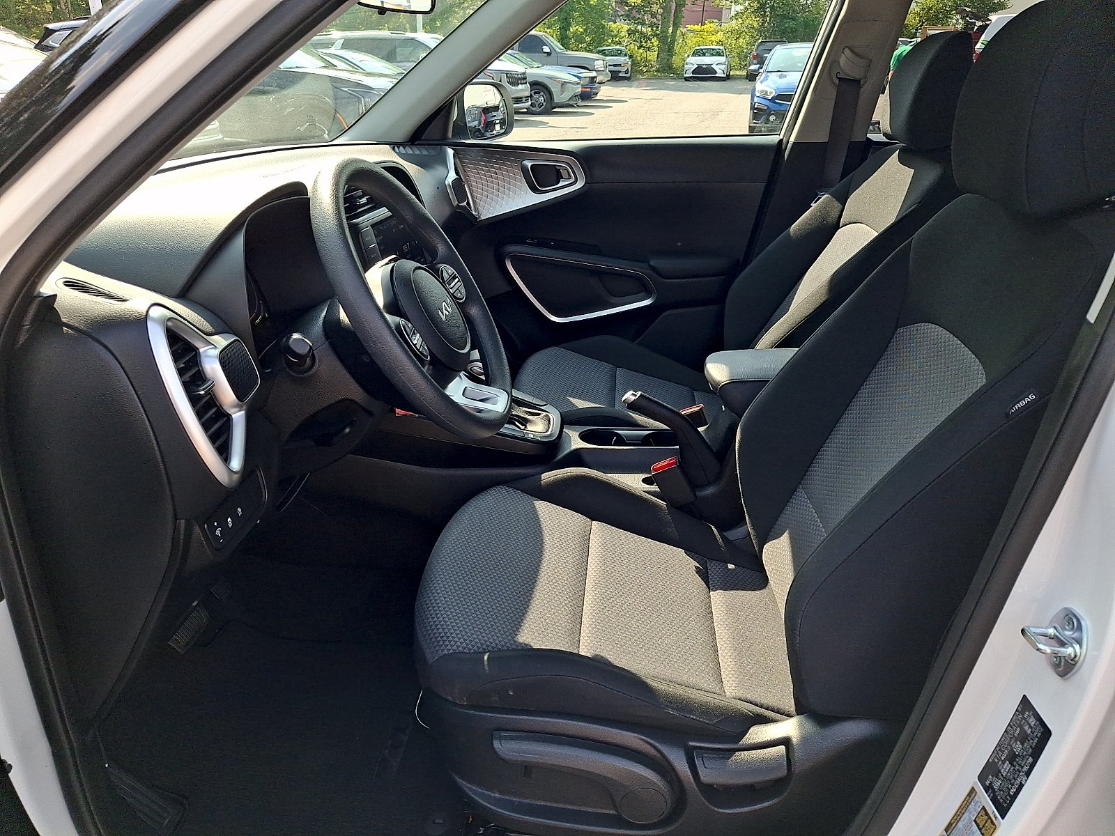 Certified Used 2025 Snow White Pearl Kia LX image 13