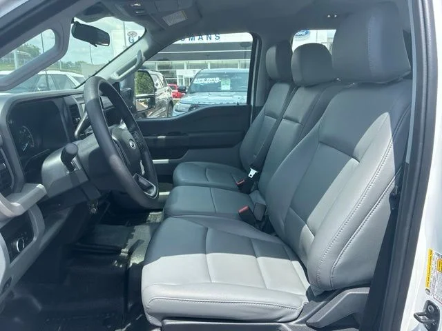 New 2026 Oxford White Ford F-250® XL image 26