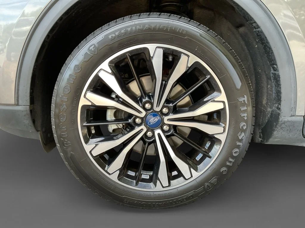 Used 2022 Gray Ford SEL image 15
