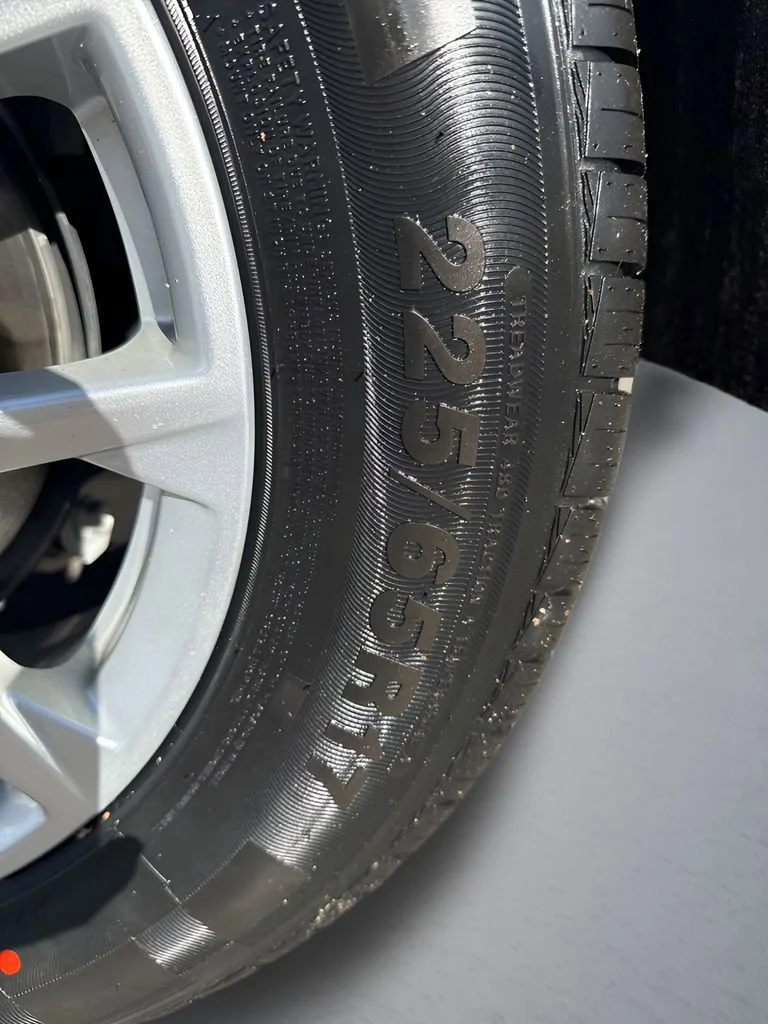 Used 2024 Summit White Chevrolet LT image 38