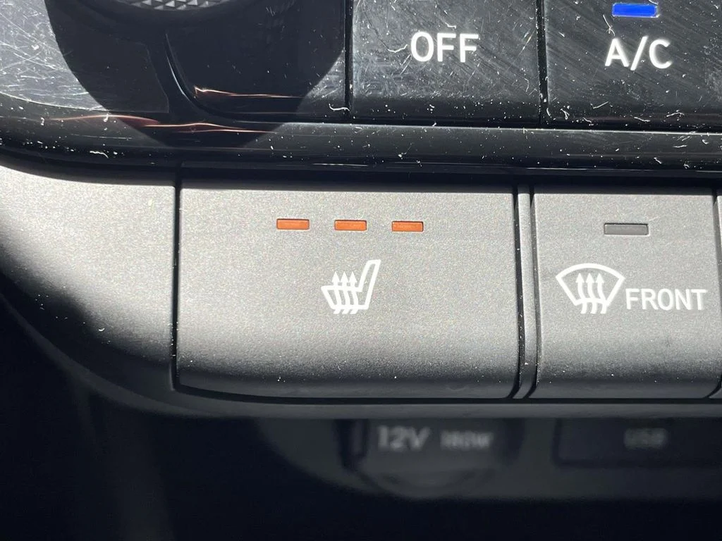 Used 2023 Black Hyundai SEL image 28