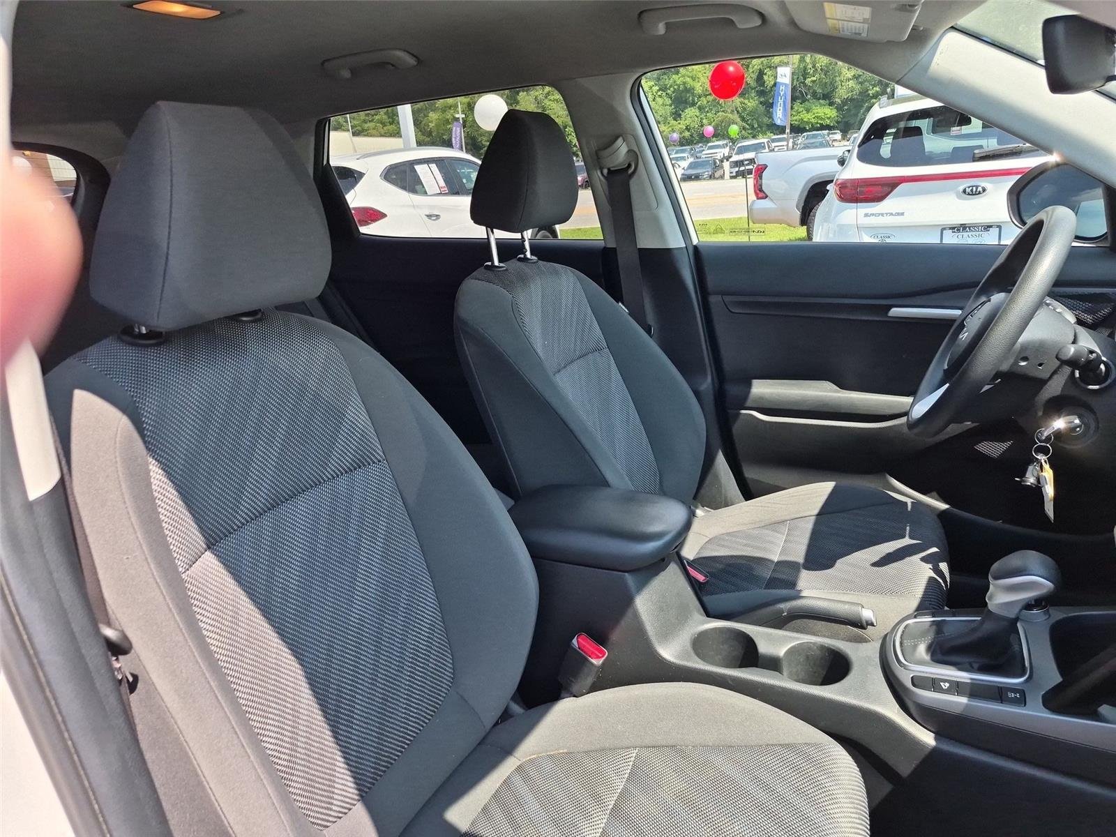 Used 2023 Snow White Pearl Kia LX image 35