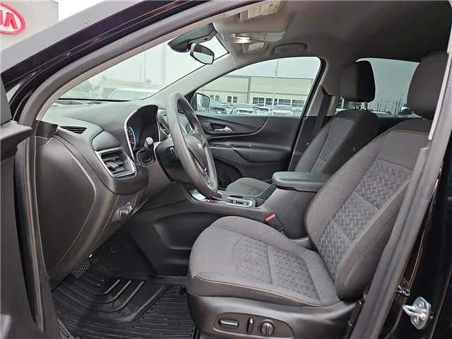 Used 2022 Mosaic Black Metallic Chevrolet LT w/1LT Front-wheel Drive image 10