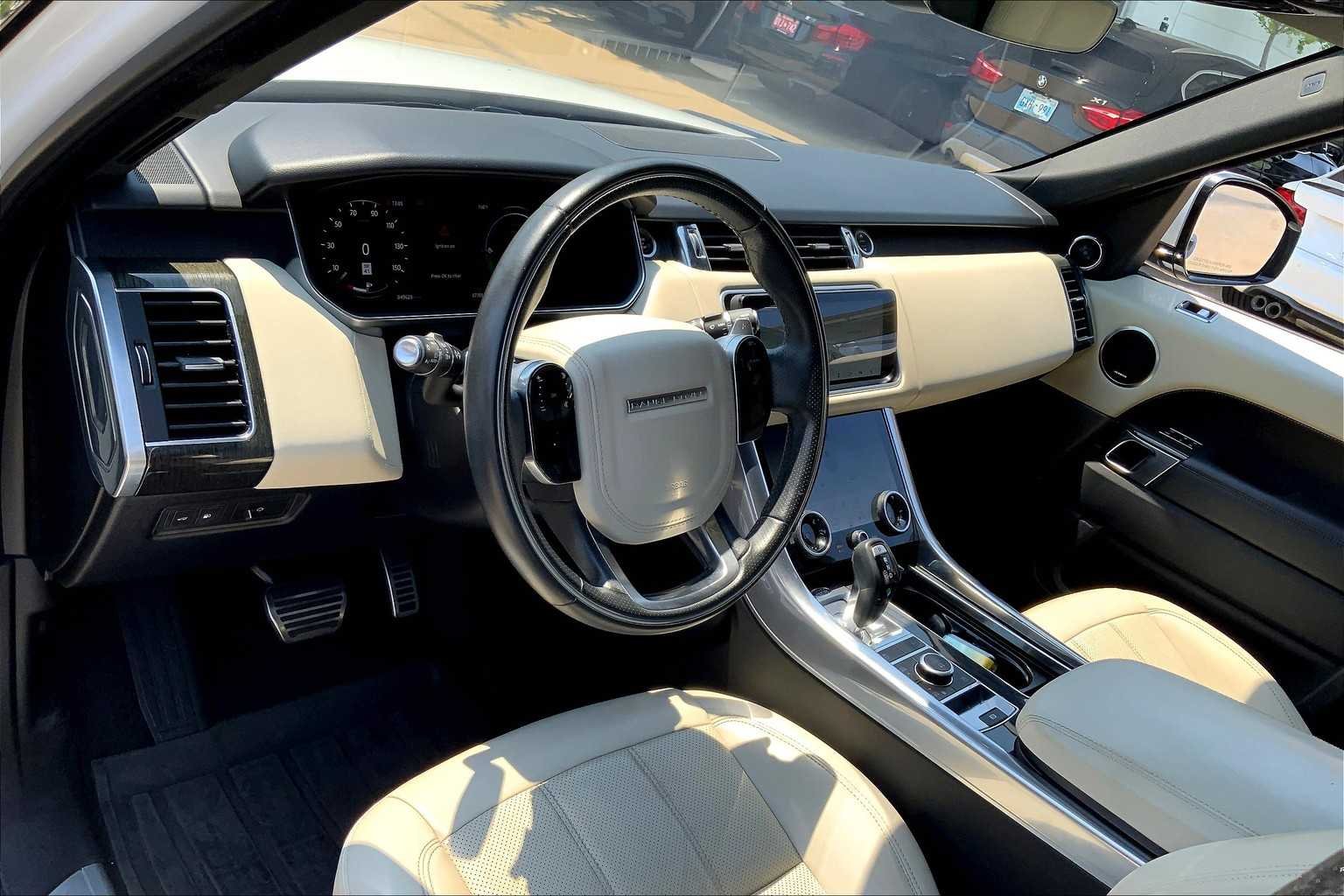 Used 2021 Fuji White Land Rover HSE Silver Edition image 31