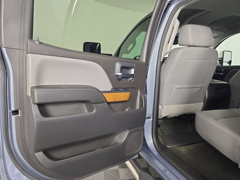 Used 2016 Gray Chevrolet LTZ image 27
