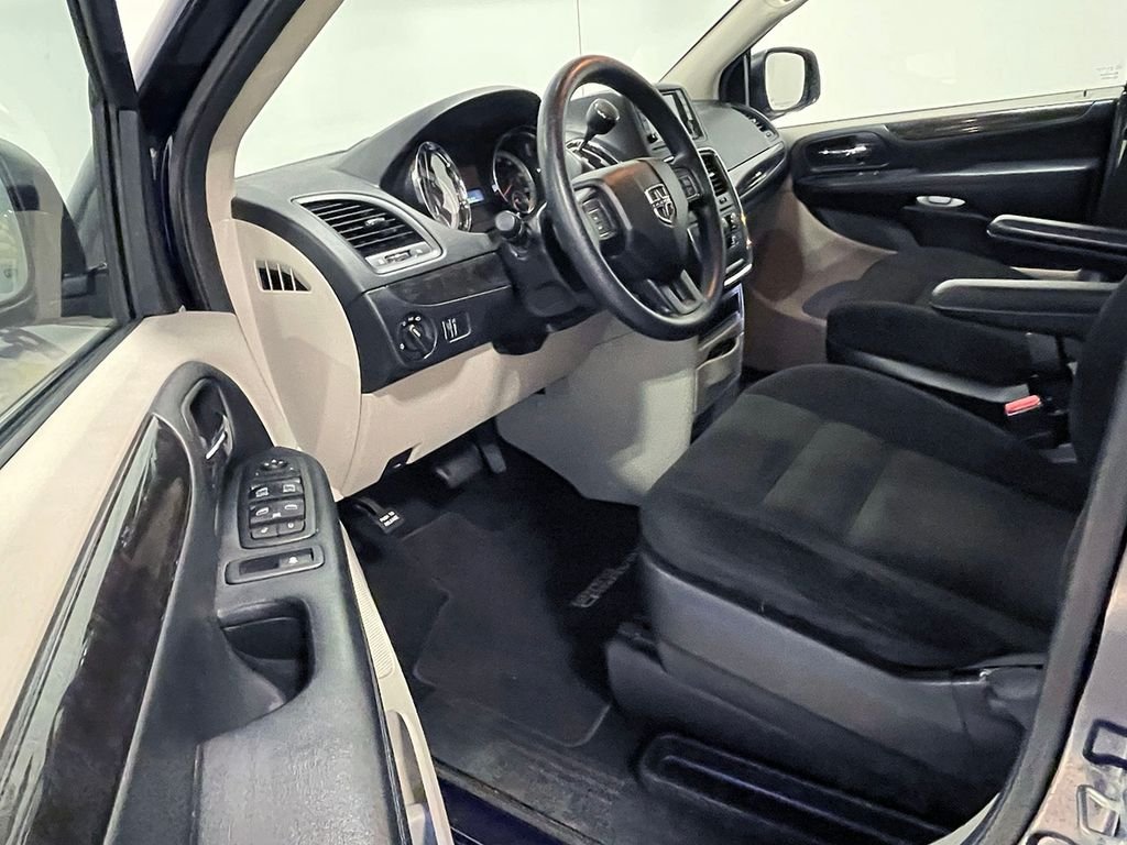 Used 2017 Blue Dodge SE image 17