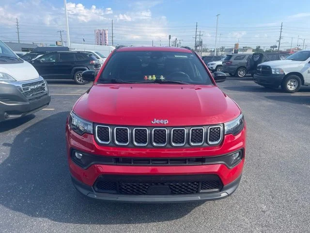 Used 2023 Red Jeep Latitude image 2