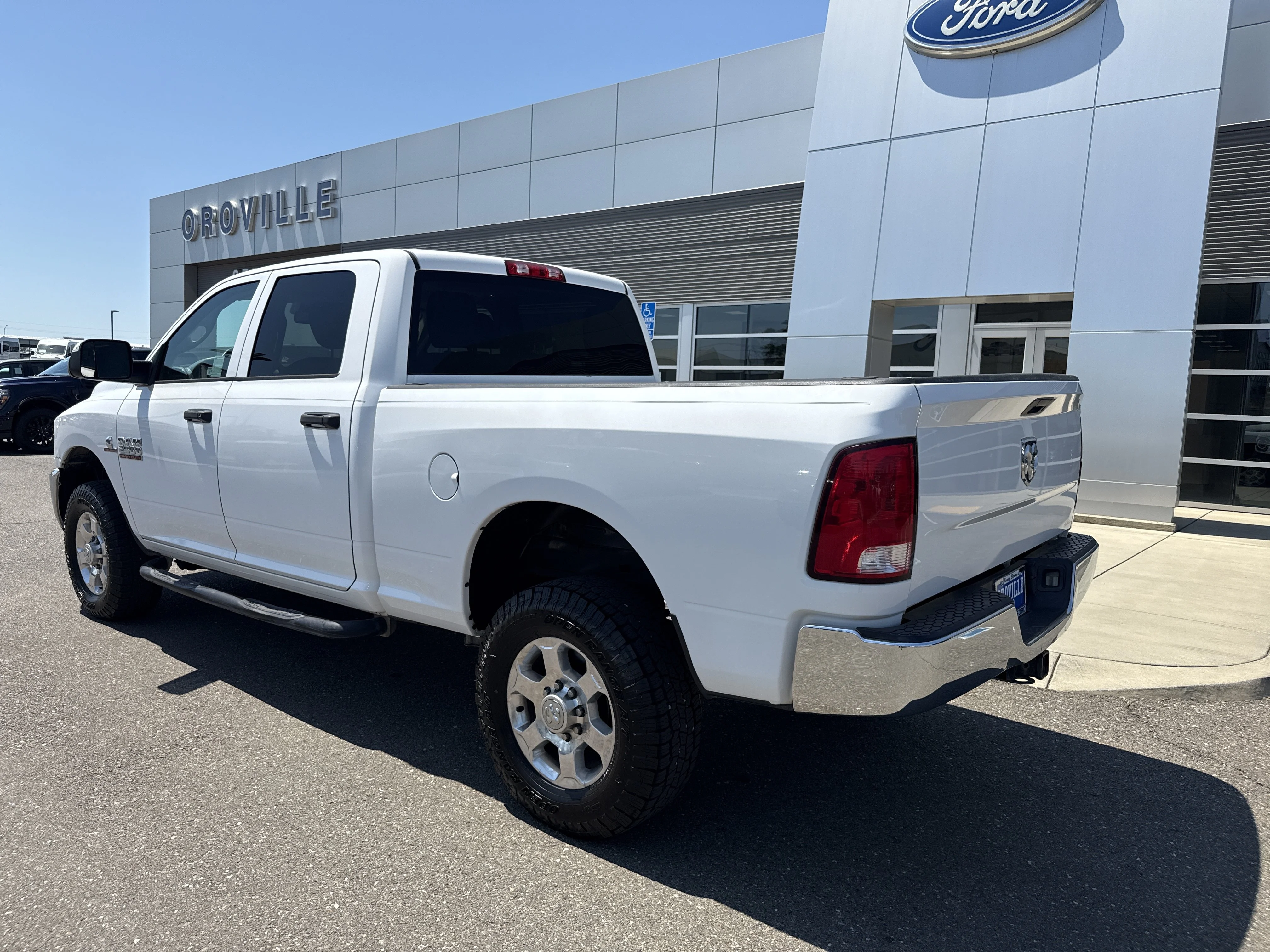 Used 2016 Bright White Clearcoat Ram Tradesman image 3