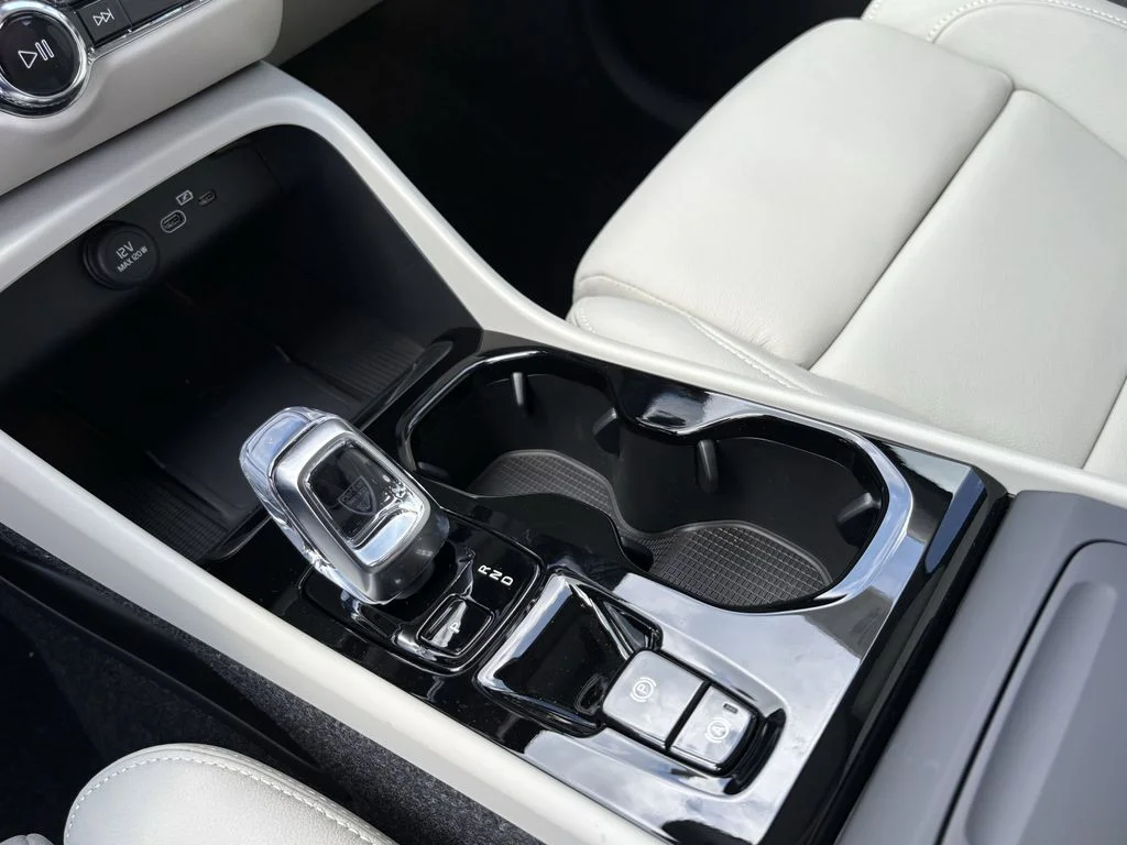 2026 Volvo XC40 Plus - Photo 22