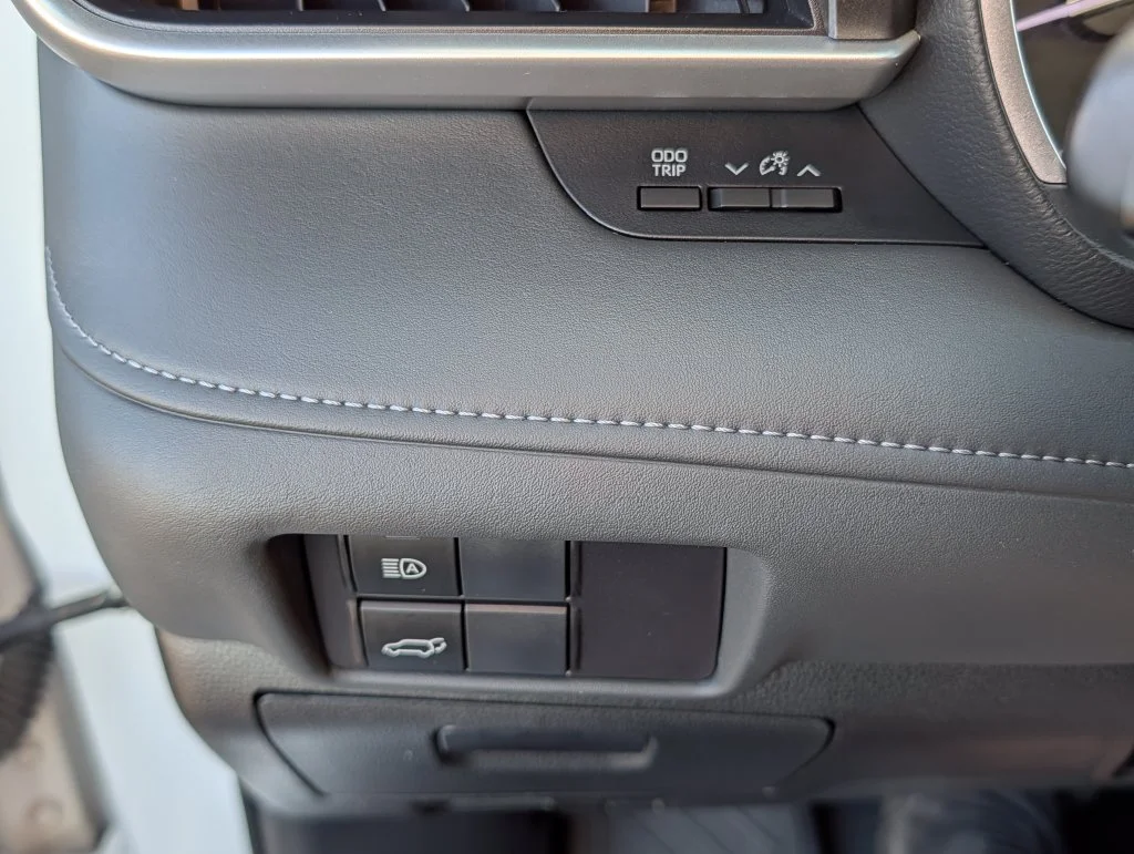 Used 2022 Beige Toyota XLE image 34