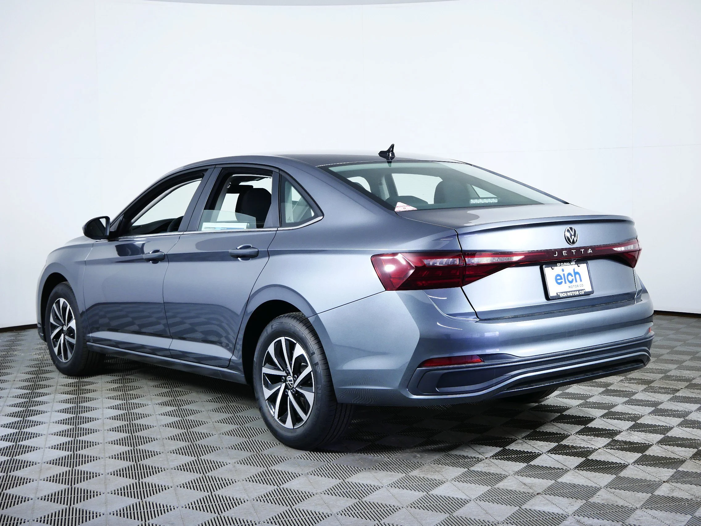 New 2026 Platinum Gray Metallic Volkswagen S image 5