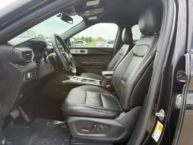 Used 2020 Black Ford Limited image 12