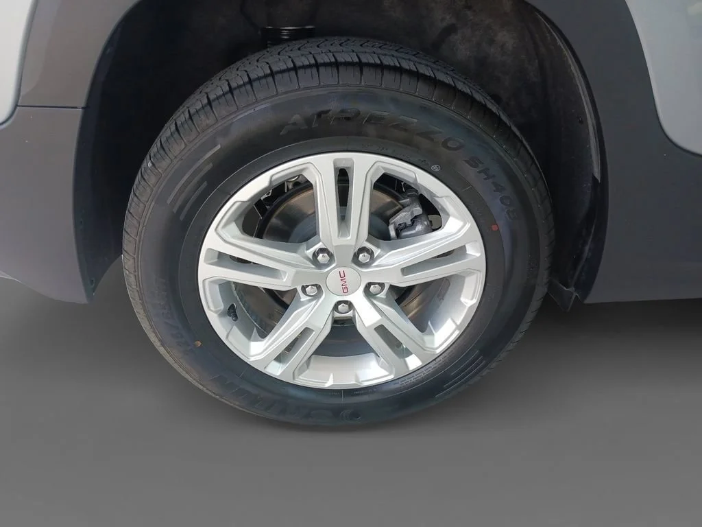 Used 2024 Sterling Metallic GMC SLE image 10