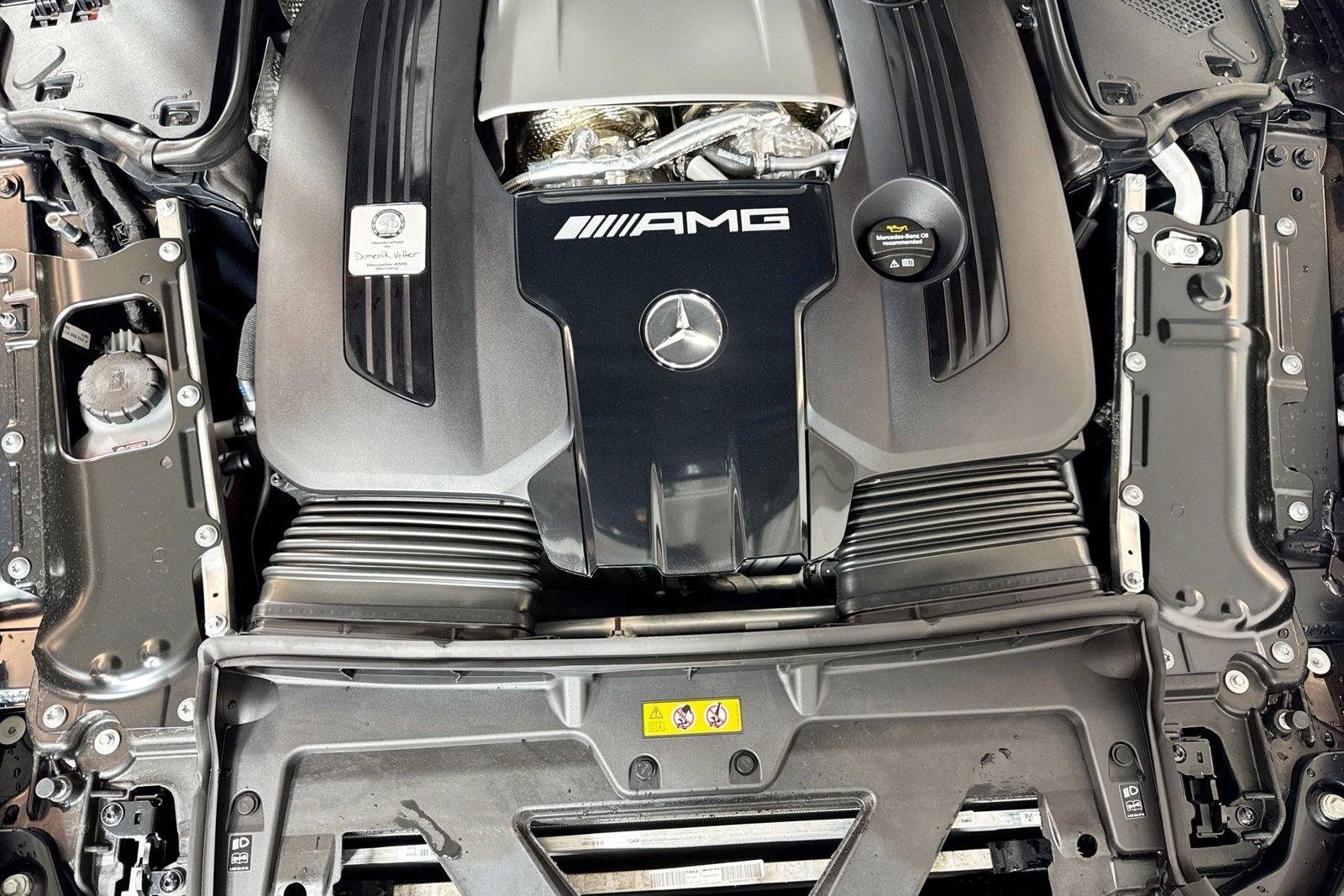 New 2026 Manufaktur Night Black Magno Mercedes-Benz AMG® SL 63 S E Performance image 26