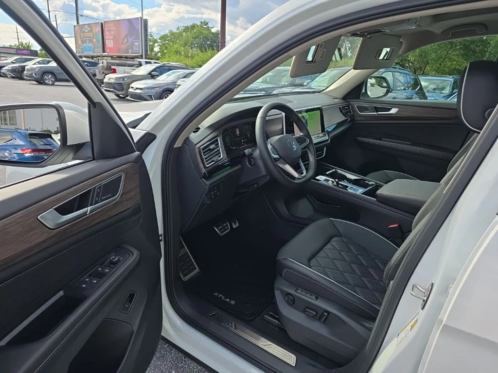 2026 Volkswagen Atlas SEL Premium R-Line - Photo 9