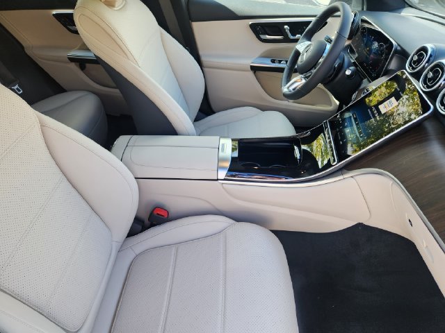 New 2027 Graphite Grey Metallic Mercedes-Benz GLC 300 image 9