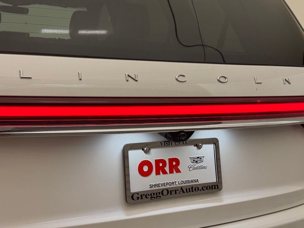 Used 2021 Ceramic Pearl Lincoln Reserve image 13