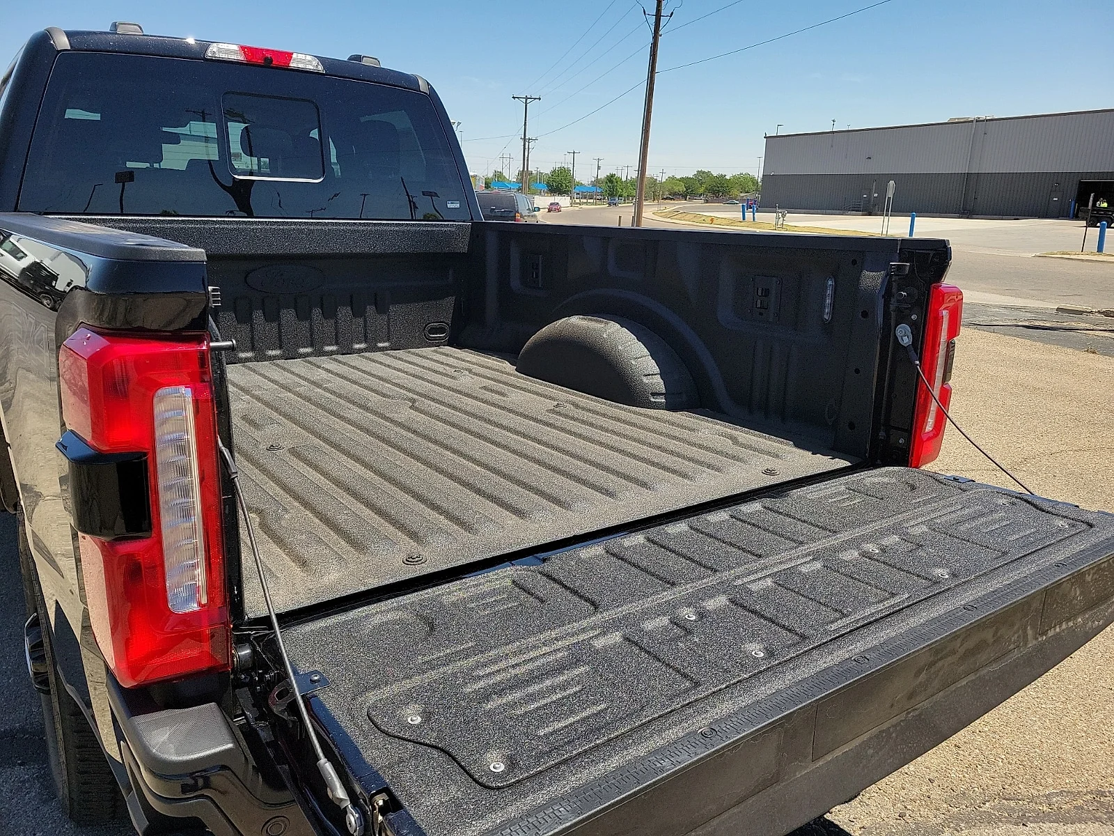 New 2026 Agate Black Metallic Ford F-250&reg; XLT image 8