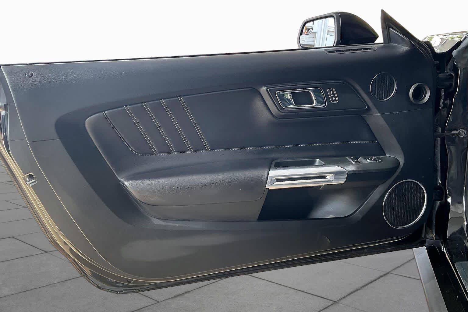 Used 2017 Shadow Black Ford GT Premium image 22