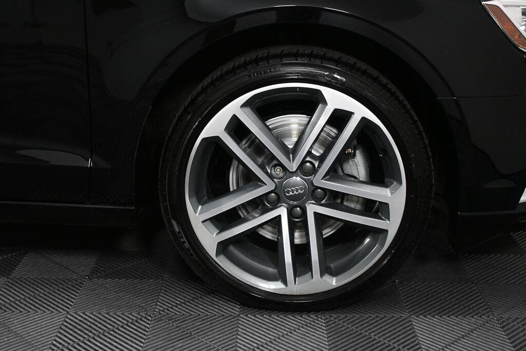 Used 2018 Brilliant Black Audi Premium image 34