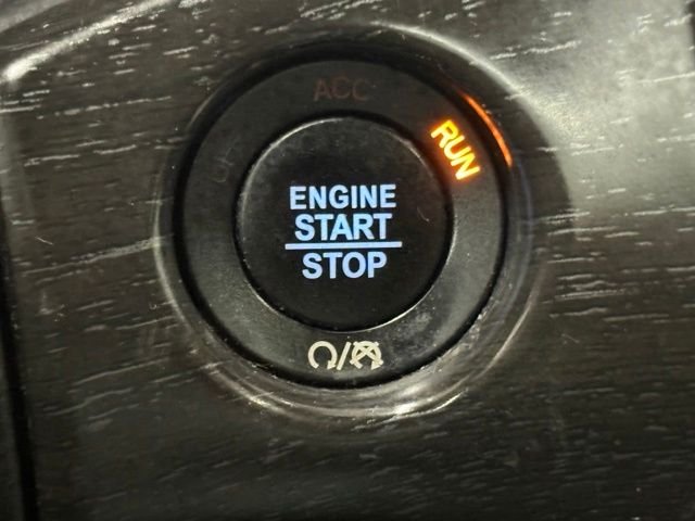 Used 2018 Black Jeep Altitude image 27