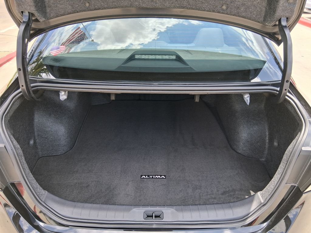 Used 2025 Black Nissan 2.5 S image 6