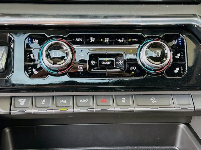 2026 GMC Sierra 2500HD Denali Ultimate - Photo 11