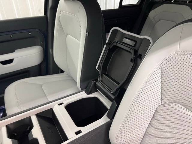 2025 Land Rover Defender S - Photo 30