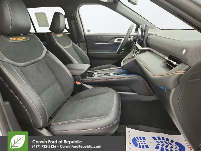 New 2026 Space White Metallic Ford Tremor® image 30