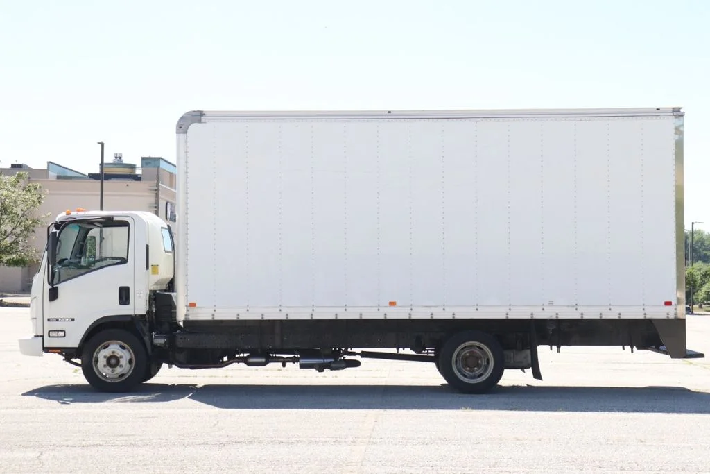 Used 2022  Isuzu NPR image 6