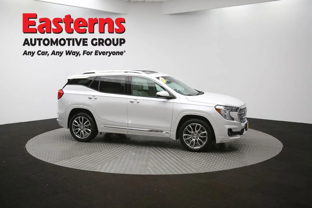 Used 2023 White GMC Denali image 47