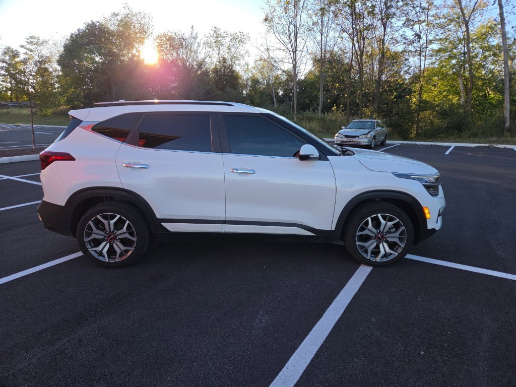 Used 2023 White Kia SX image 4