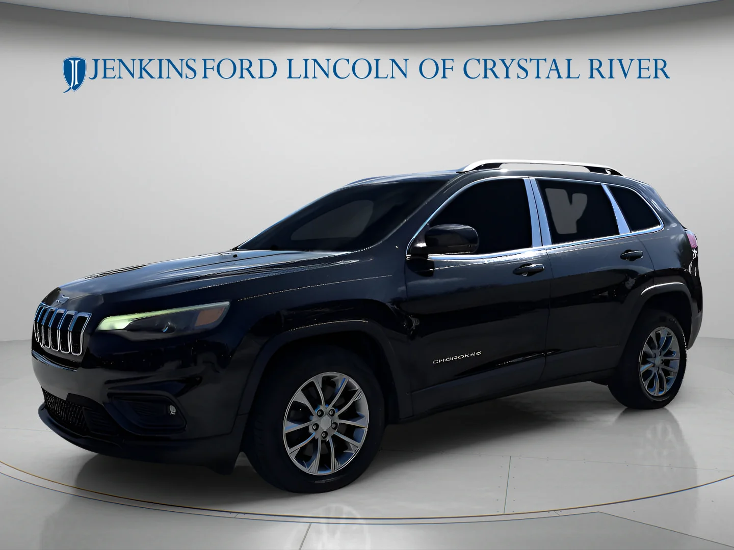Used 2019 Diamond Black Crystal Pearlcoat Jeep Latitude Plus image 13