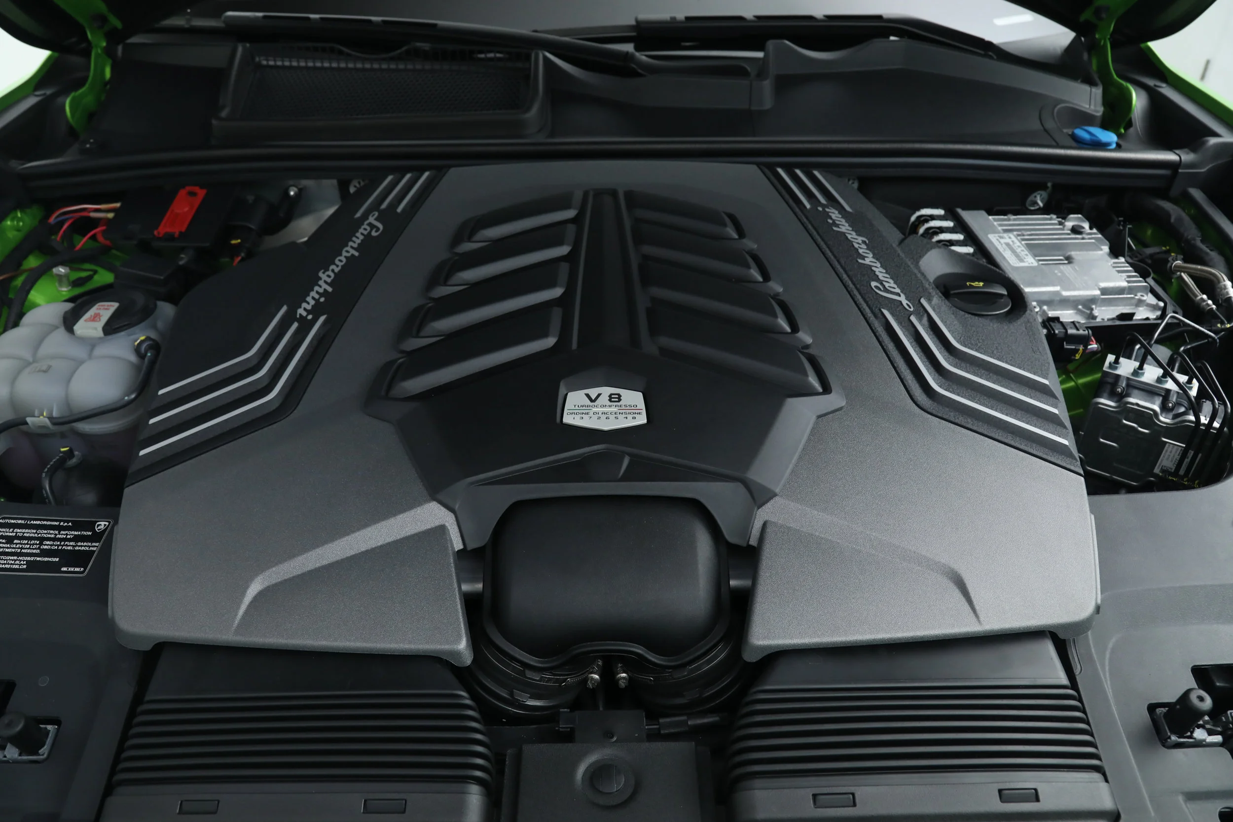 Used 2024 Green Lamborghini S image 37