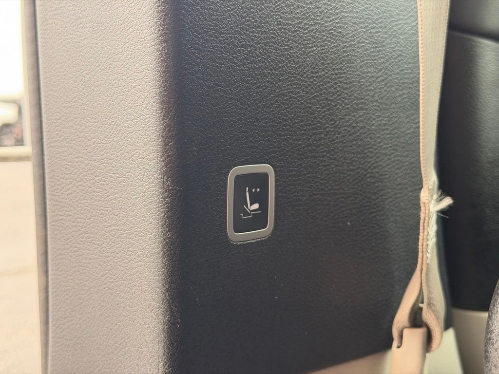 Used 2023 White Chrysler Touring L image 26