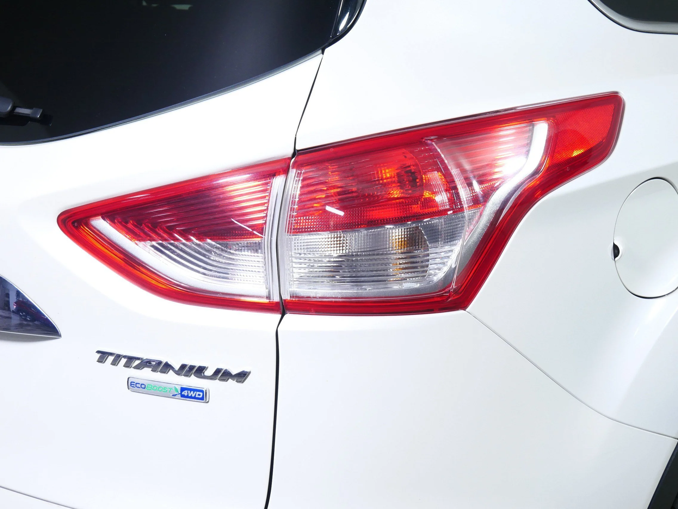 Used 2016 White Platinum Metallic Tri-Coat Ford Titanium image 17