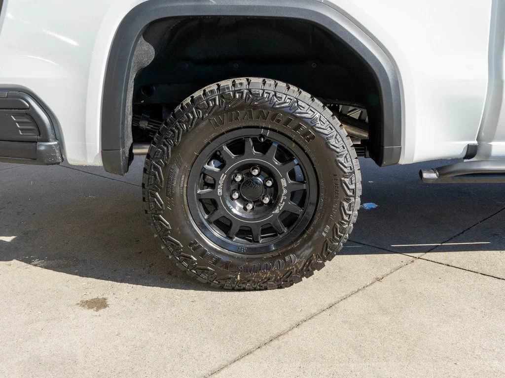 New 2026 Summit White GMC AT4X image 81