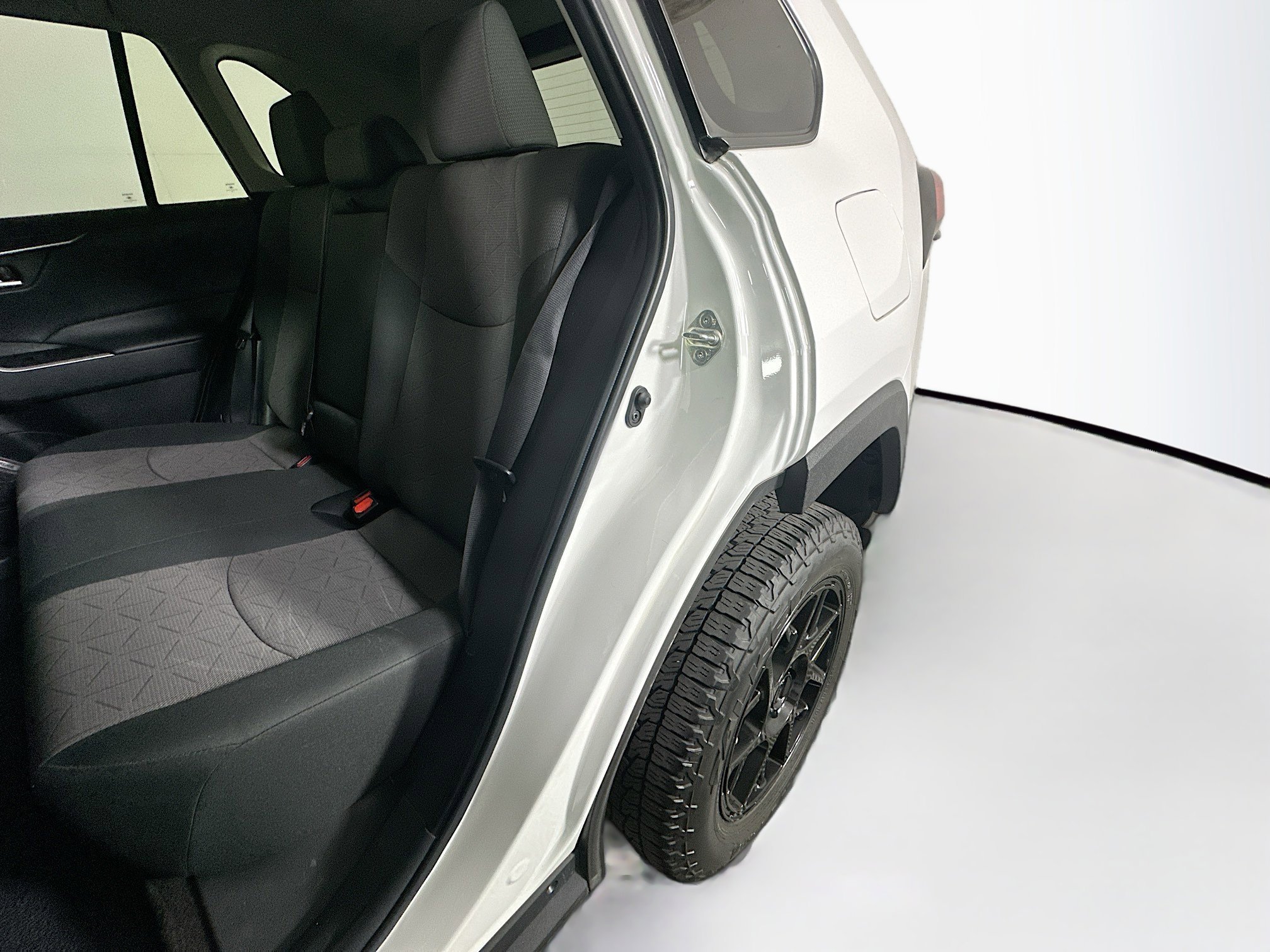 Used 2023 Ice Toyota XLE image 26