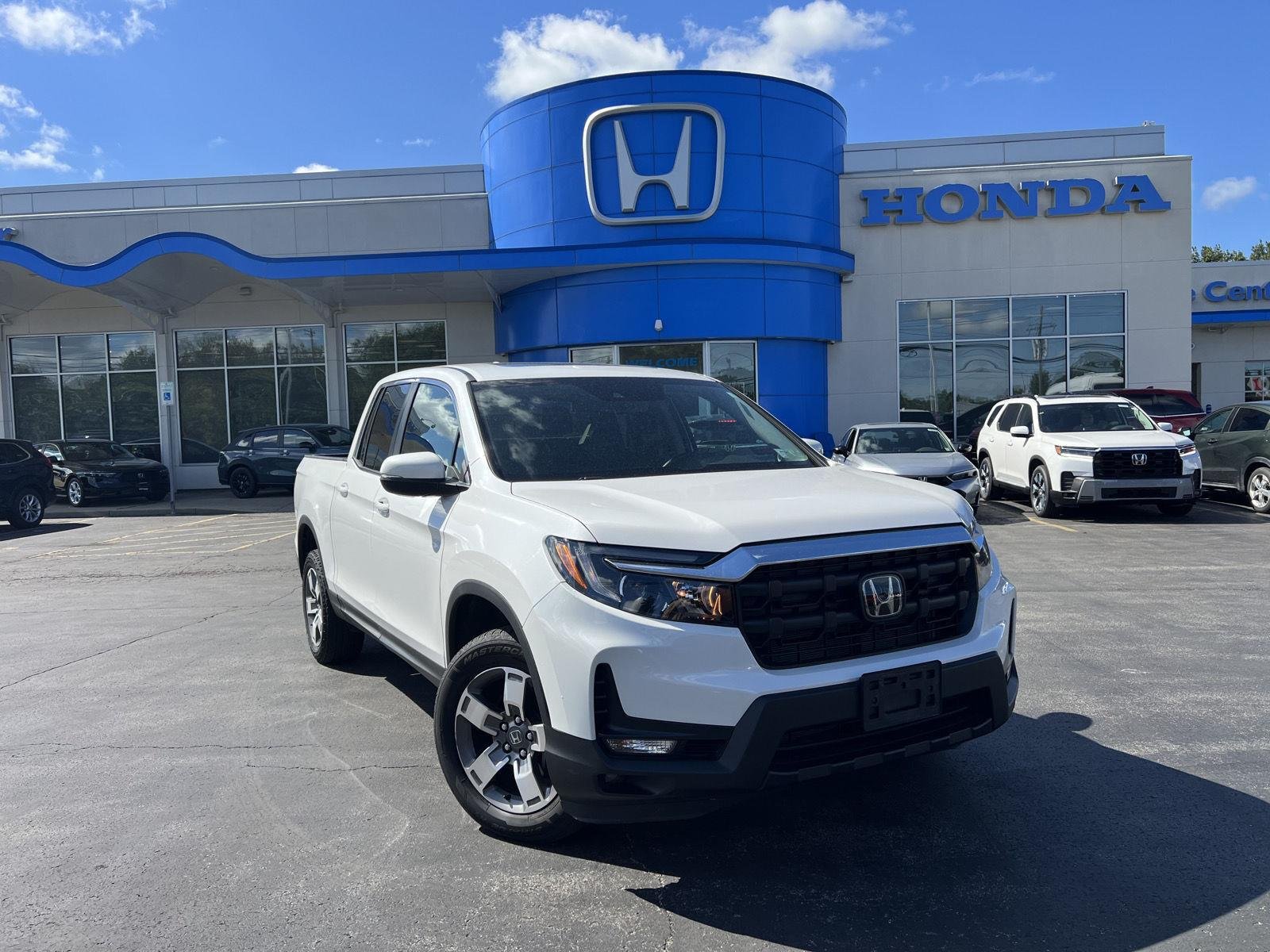 Used 2024 Platinum White Pearl Honda RTL image 22